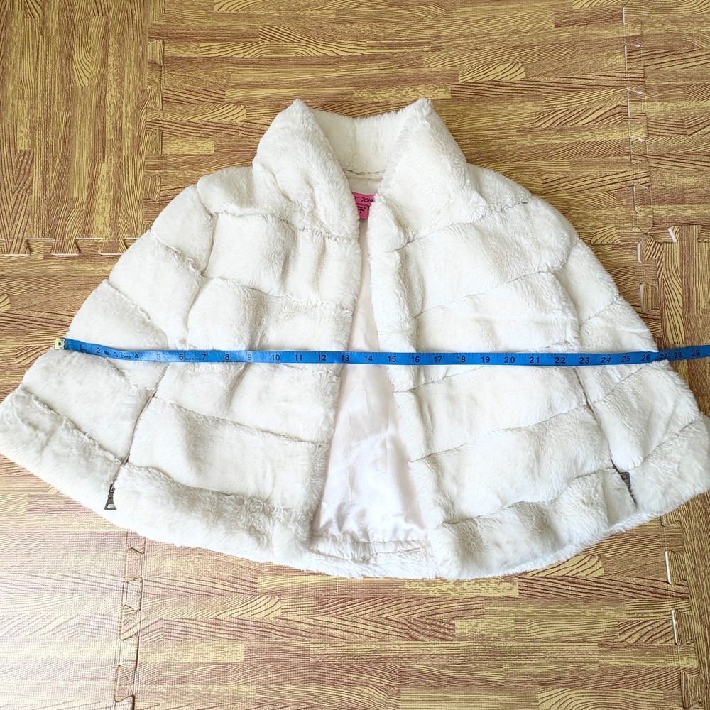 Betsey Johnson Womens Small White Faux Fur Cape Jacket Zip - Picture 8 of 10